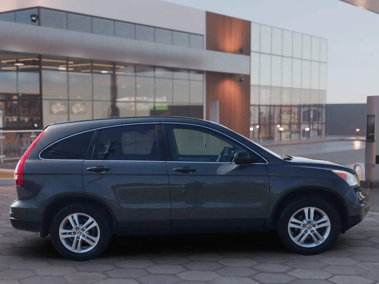 Used 2011 Honda CR-V EX image 4