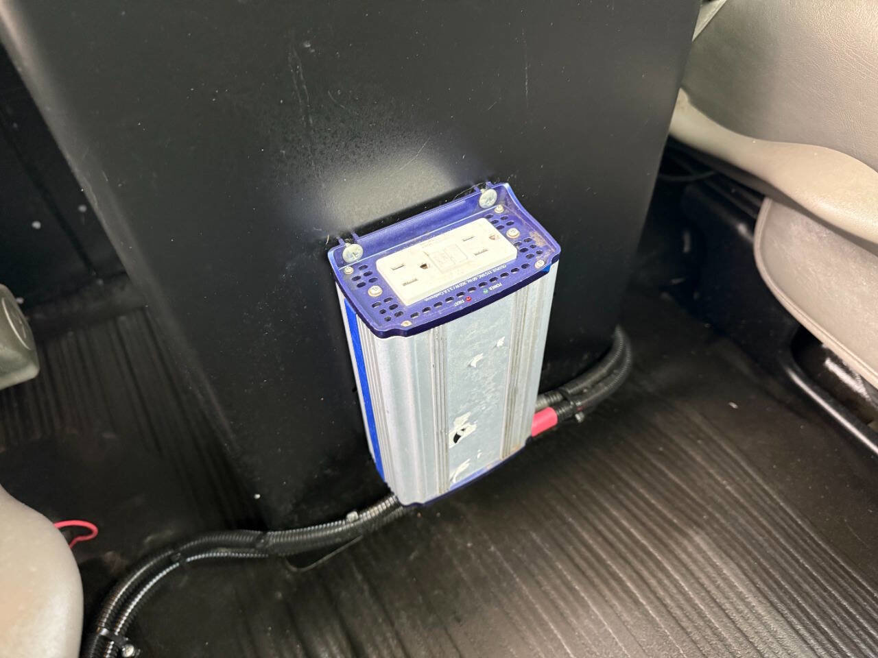 Used 2015 Chevrolet Express 2500 image 10