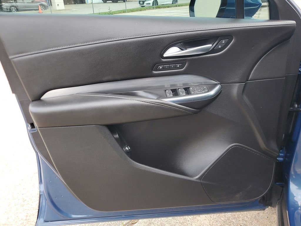 Used 2024 Cadillac XT4 Premium Luxury image 17