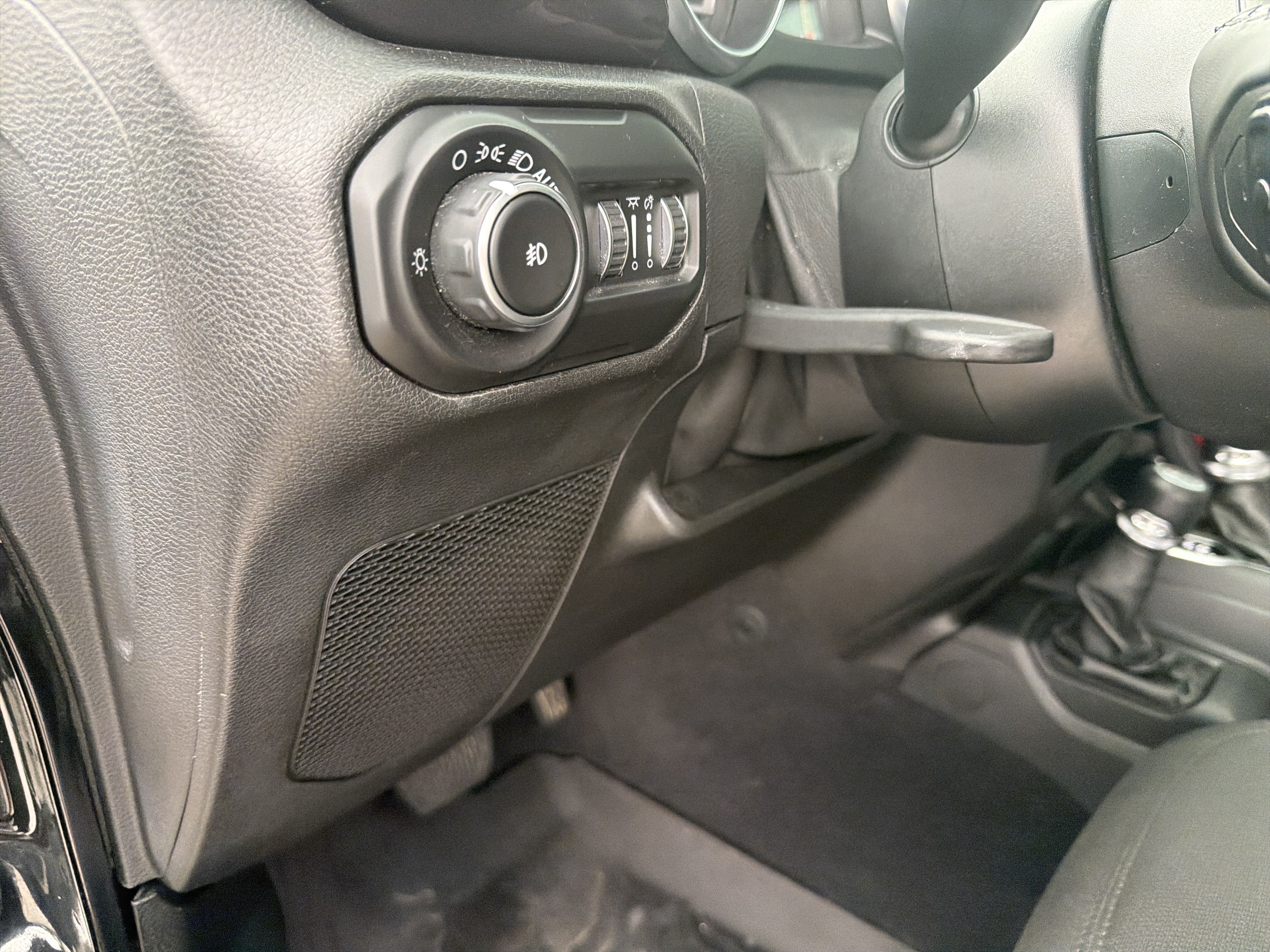 Used 2020 Jeep Wrangler Unlimited Sport AWD/4WD image 31