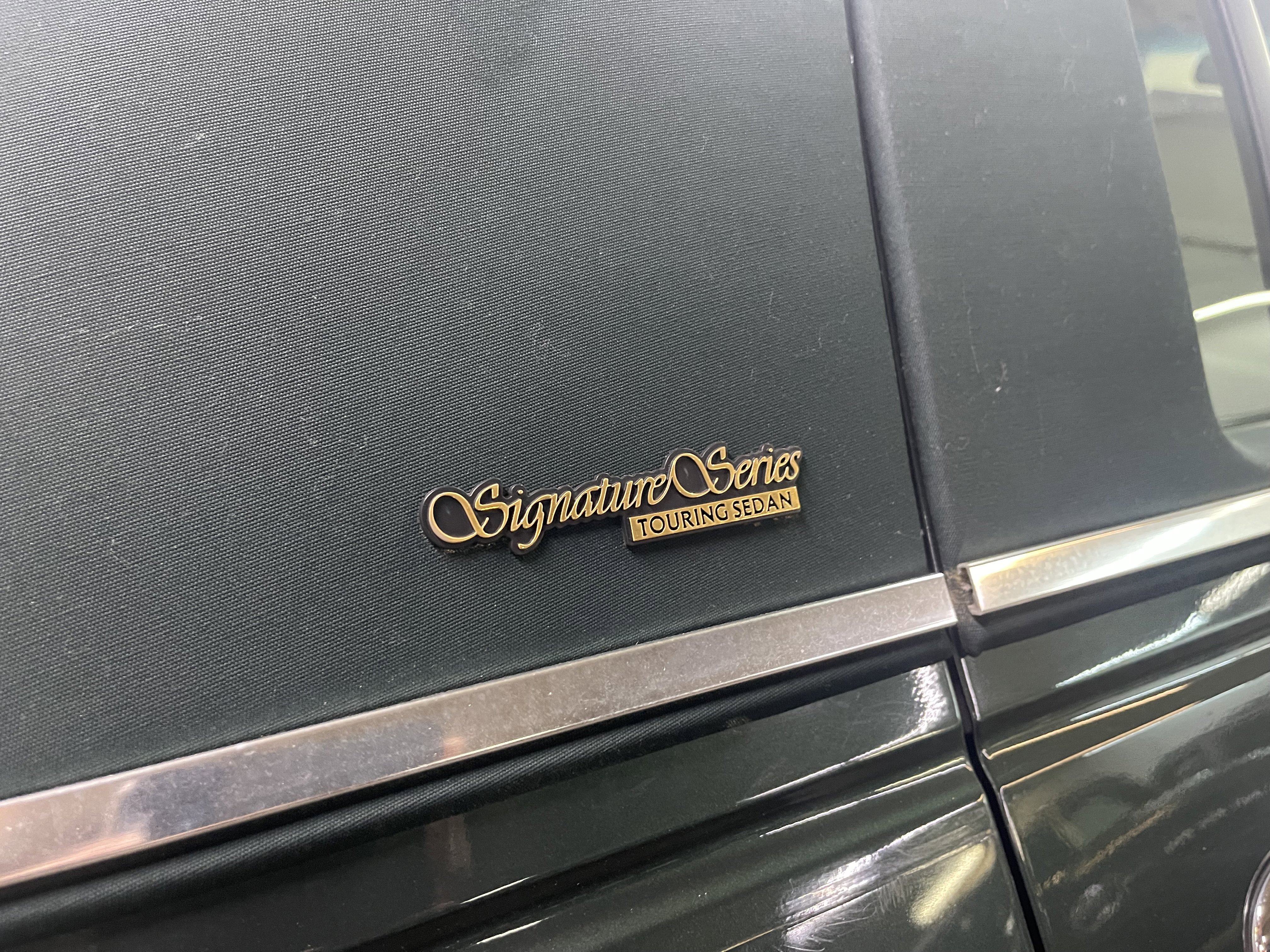 Used 1999 Lincoln Town Car Signature image 6