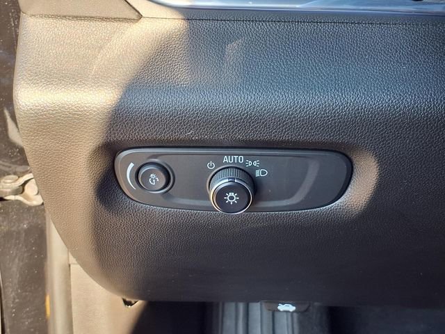 Used 2023 Chevrolet Traverse LT image 19