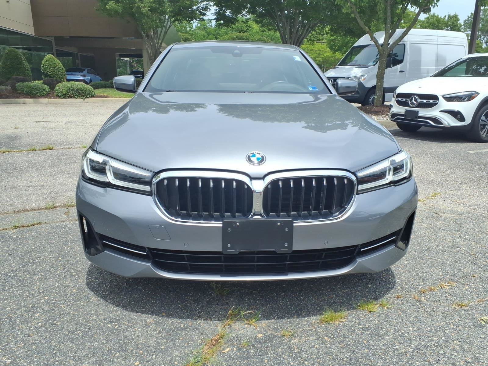 Used 2023 BMW 530i w/ Executive Package RWD image 2