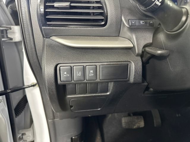 Used 2024 Mitsubishi Eclipse Cross LE image 19