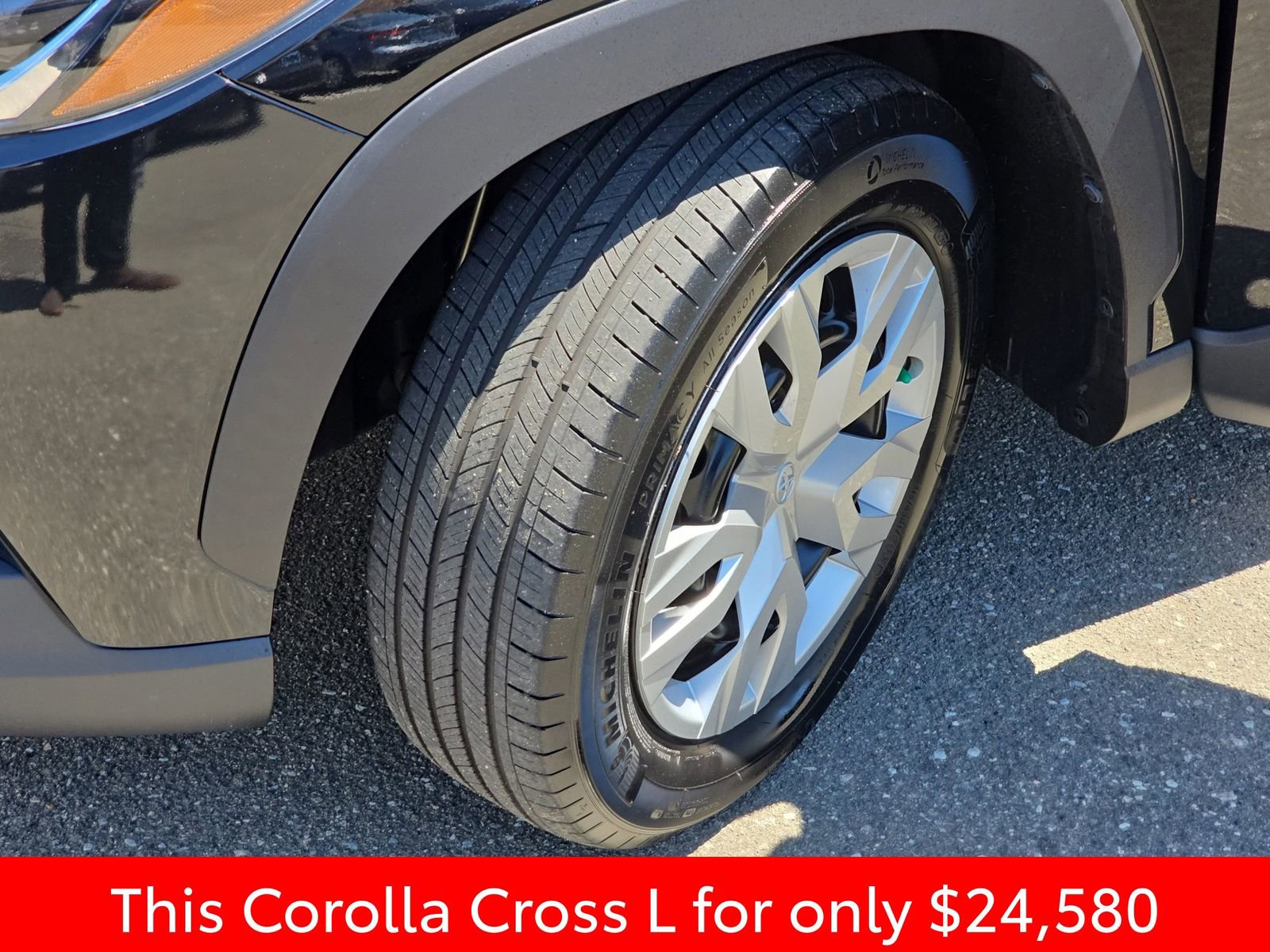 Used 2023 Toyota Corolla Cross L FWD image 35