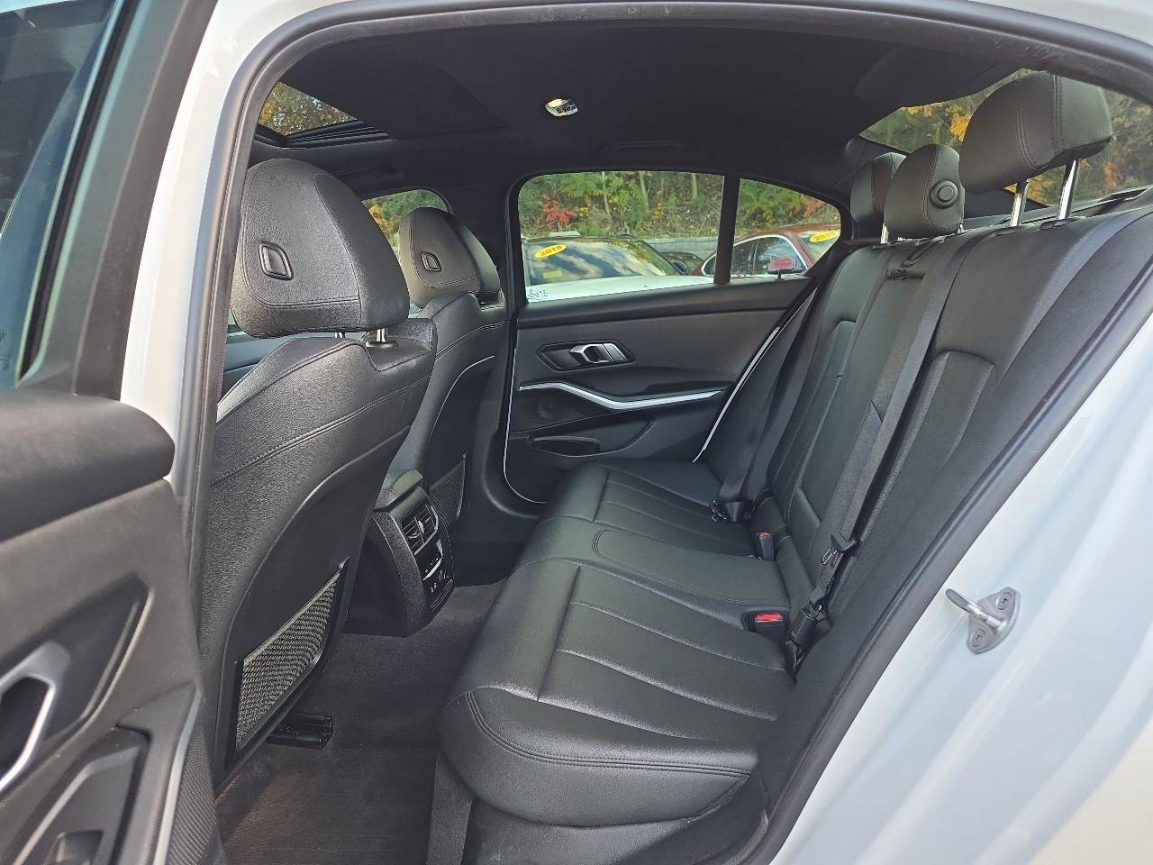 Used 2019 BMW 330i xDrive Sedan w/ Driving Assistance Package image 33