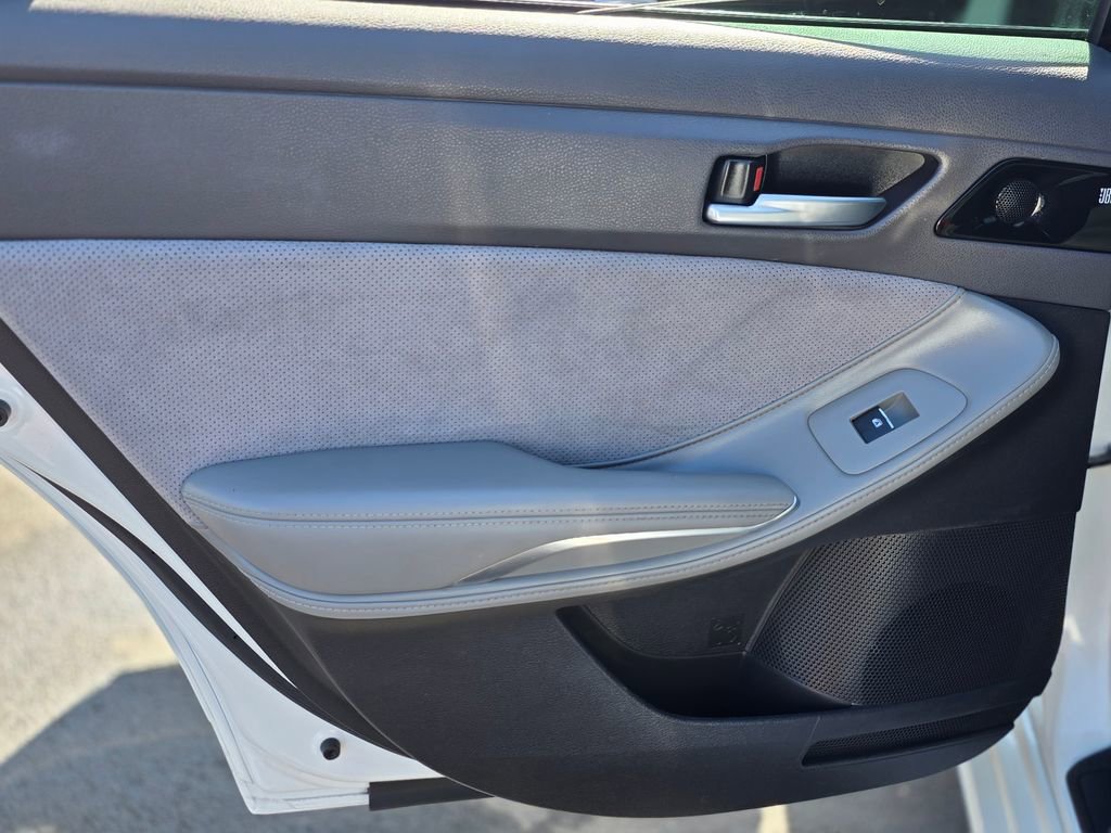 Used 2019 Toyota Avalon Touring w/ Carpet Mat Package image 17