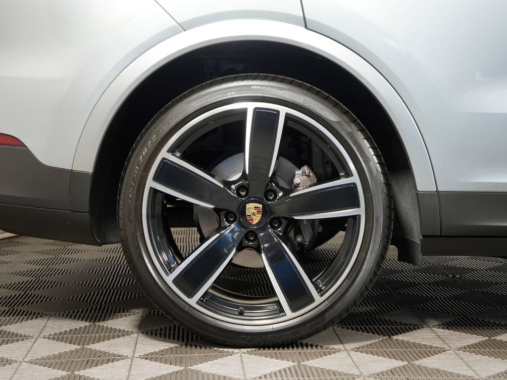 Certified 2023 Porsche Cayenne AWD/4WD image 15