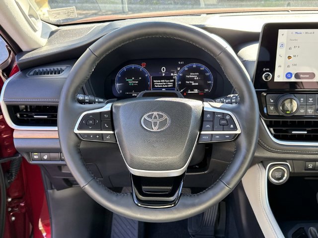 Used 2026 Toyota Grand Highlander AWD image 19