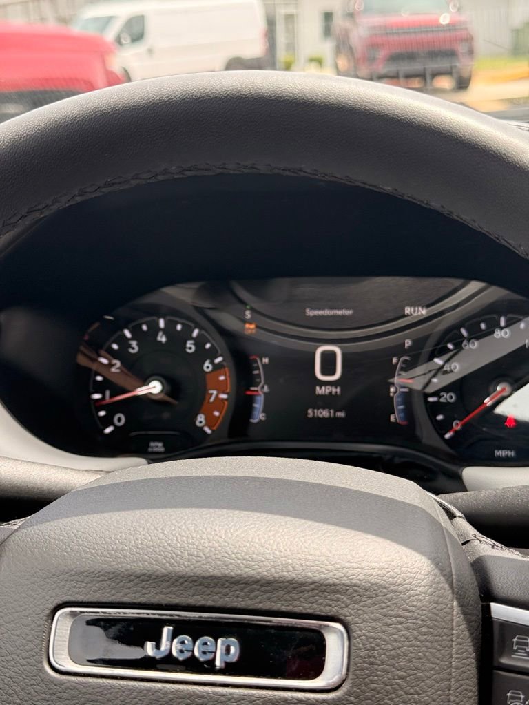 Used 2025 Jeep Compass Limited AWD/4WD image 17