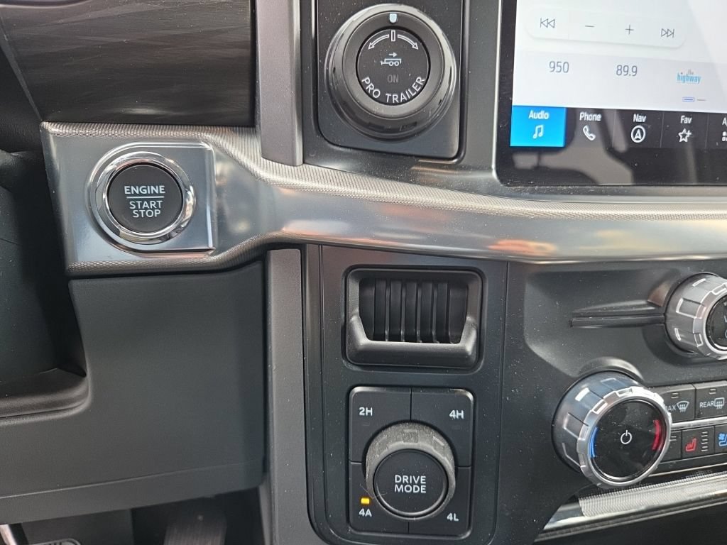 Used 2025 Ford F150 Lariat AWD/4WD image 19