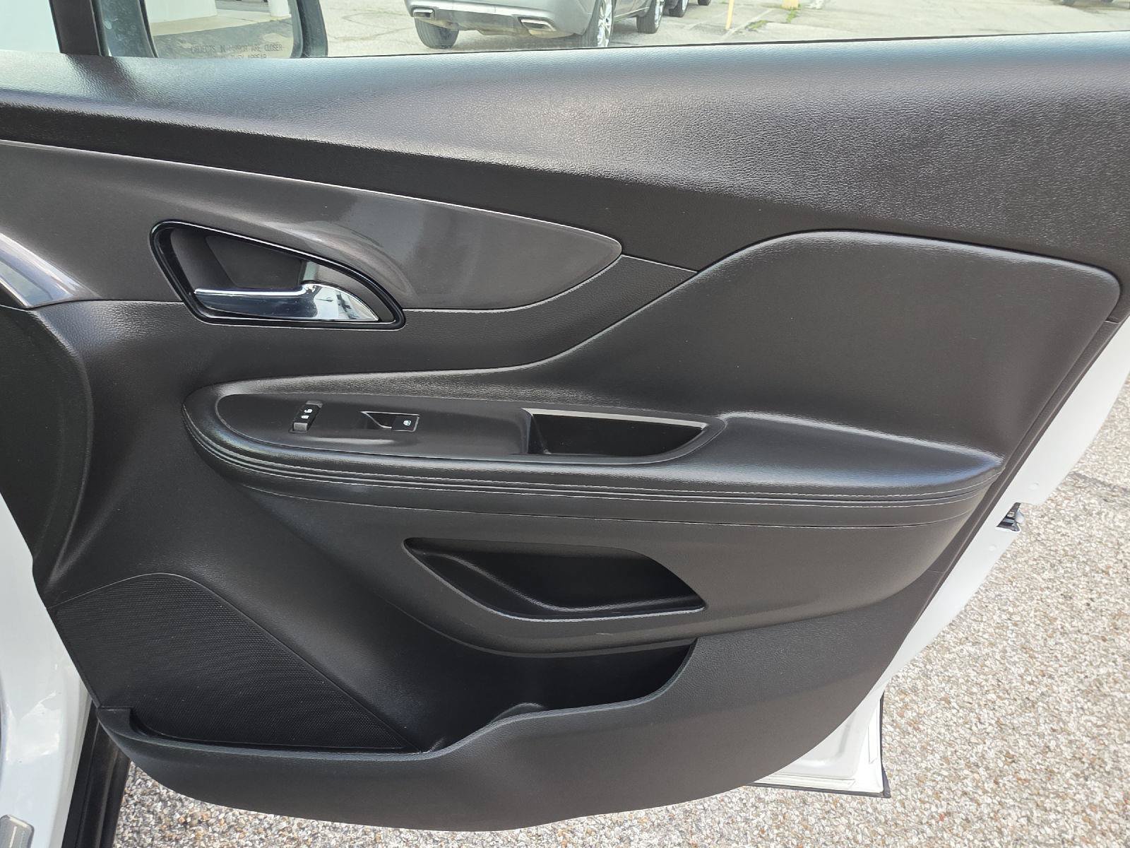 Used 2020 Buick Encore Preferred FWD image 27