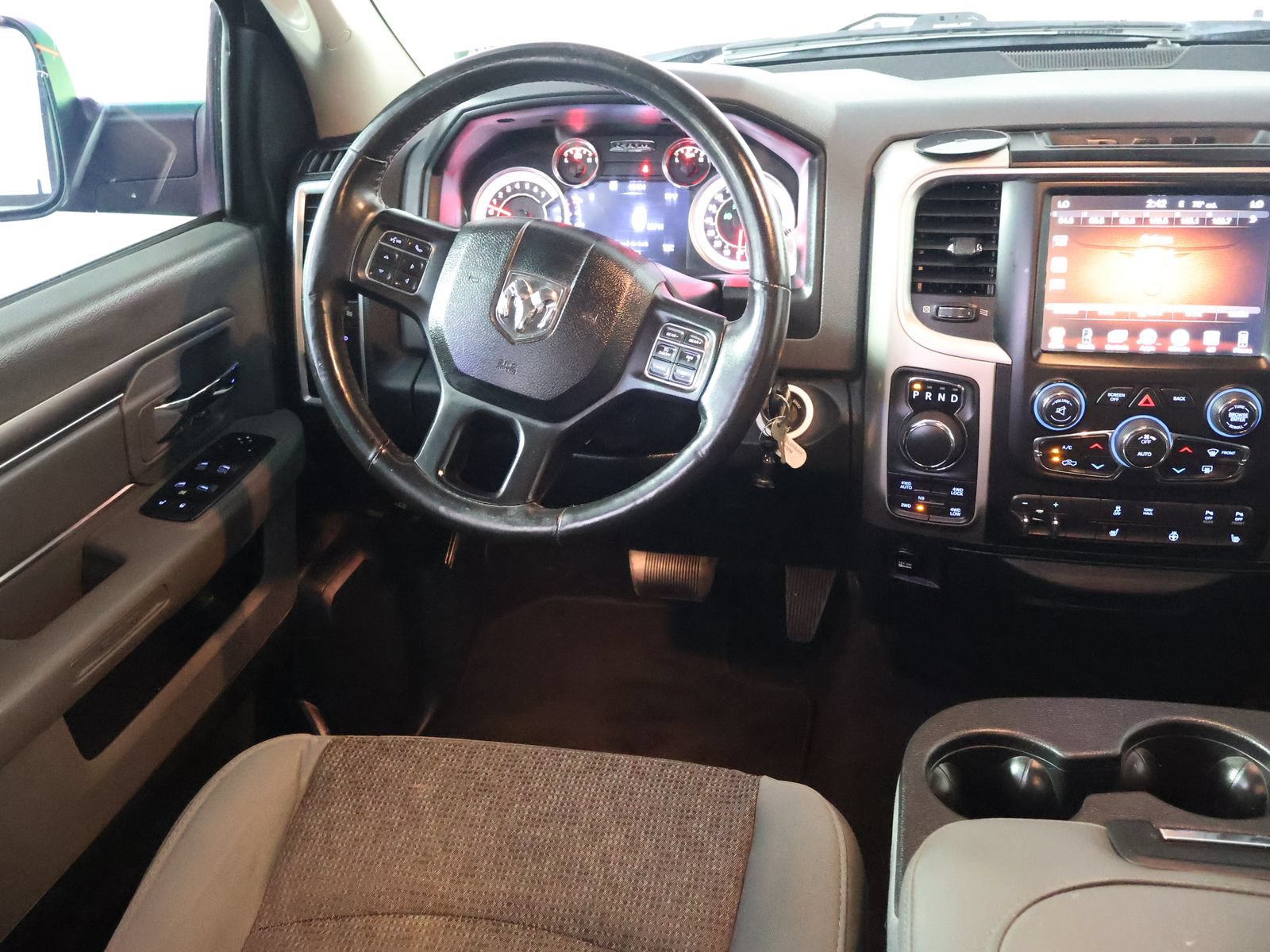 Used 2017 RAM 1500 Big Horn AWD/4WD image 30