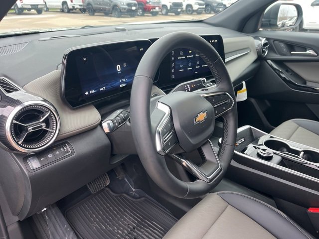 Used 2026 Chevrolet Equinox LT w/ Convenience Package II image 17