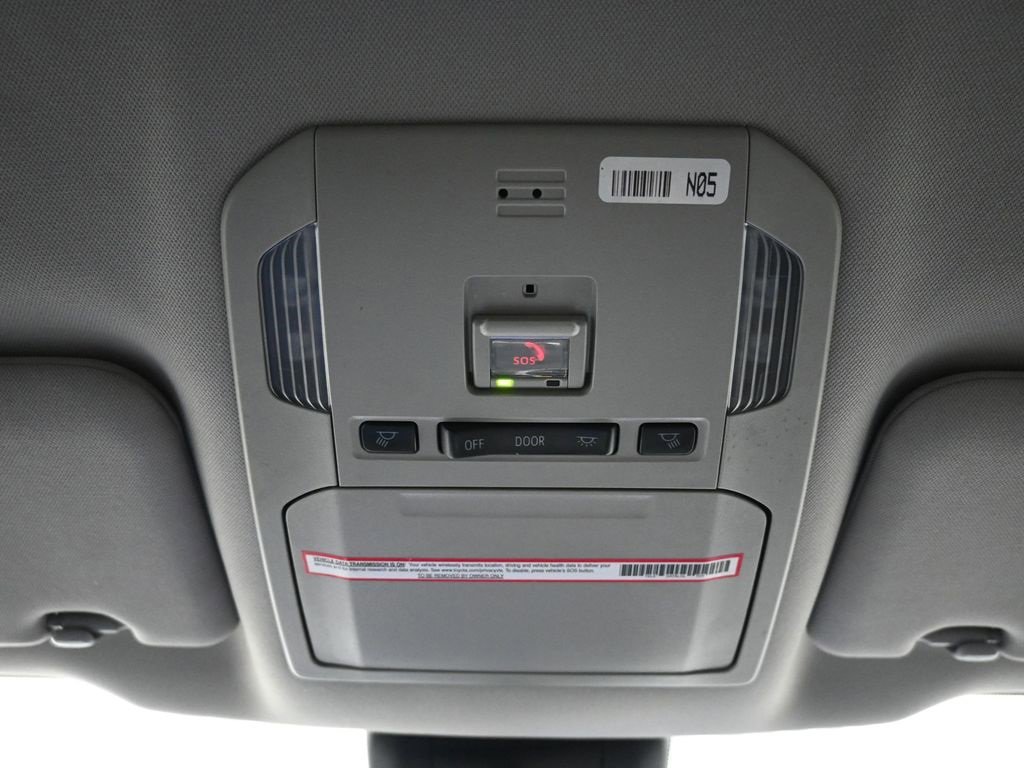 Certified 2023 Toyota Highlander L image 17