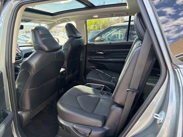 Used 2025 Toyota Grand Highlander AWD image 22
