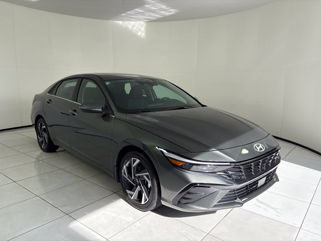 New 2026 Hyundai Elantra Limited FWD image 7