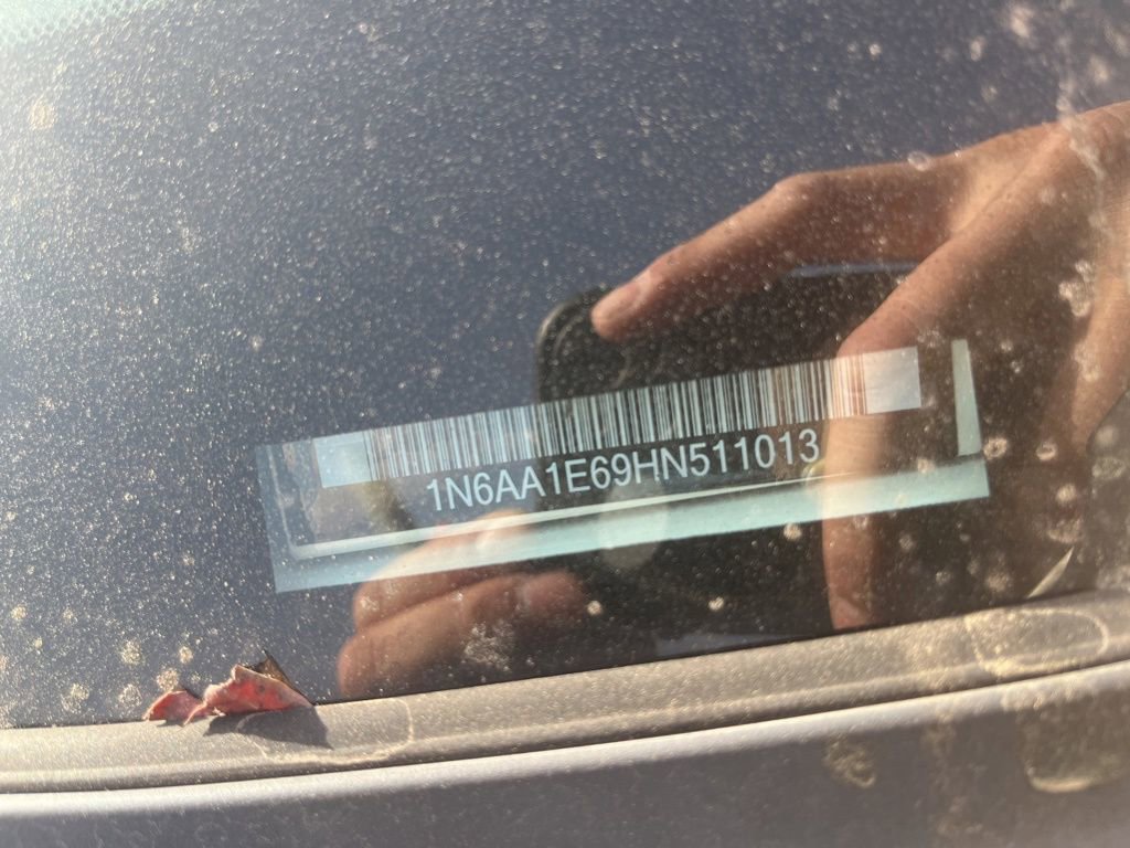 Used 2017 Nissan Titan SL image 8