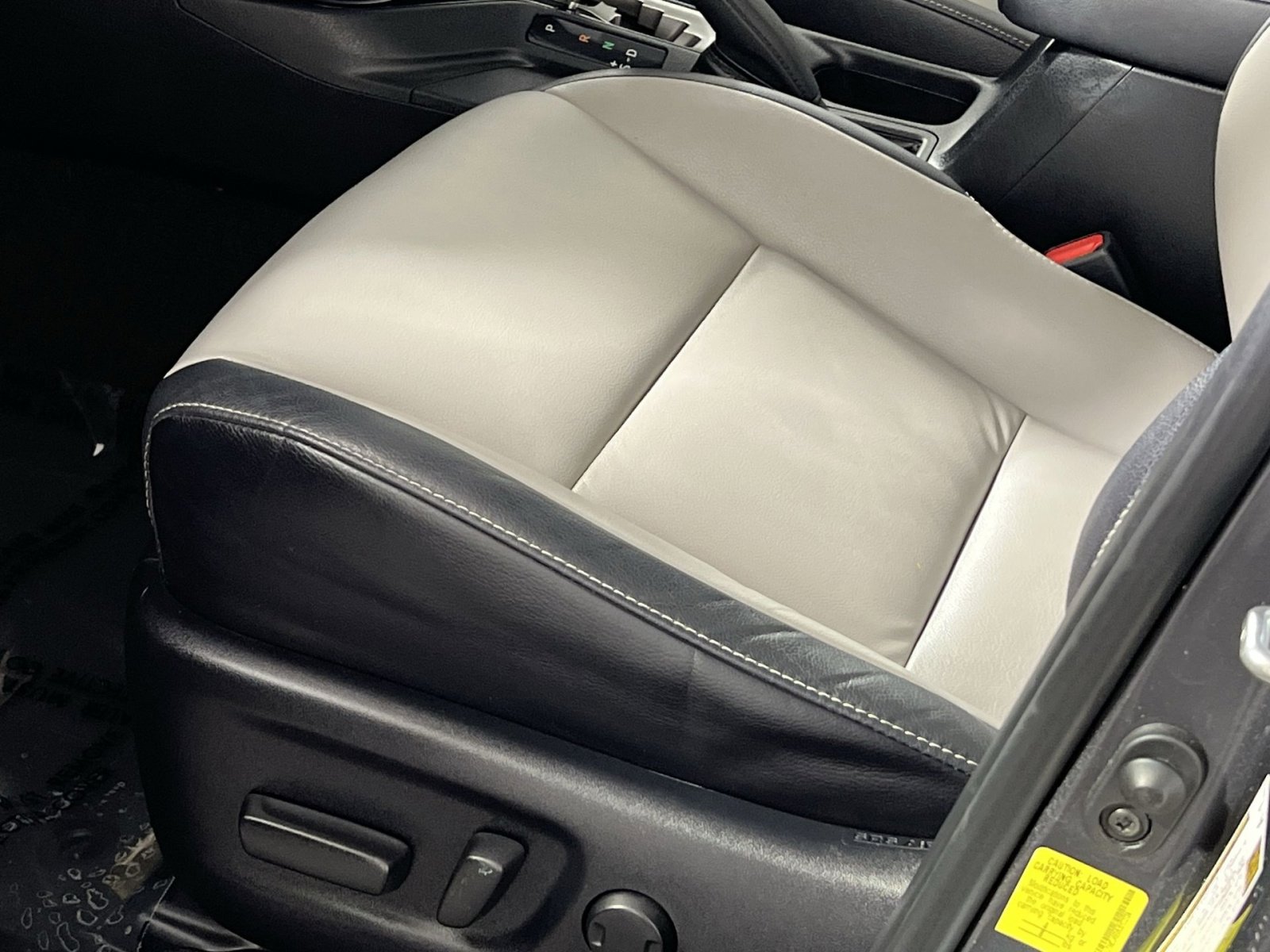 Used 2018 Toyota RAV4 Limited image 14