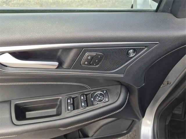 Used 2024 Ford Edge Titanium image 25