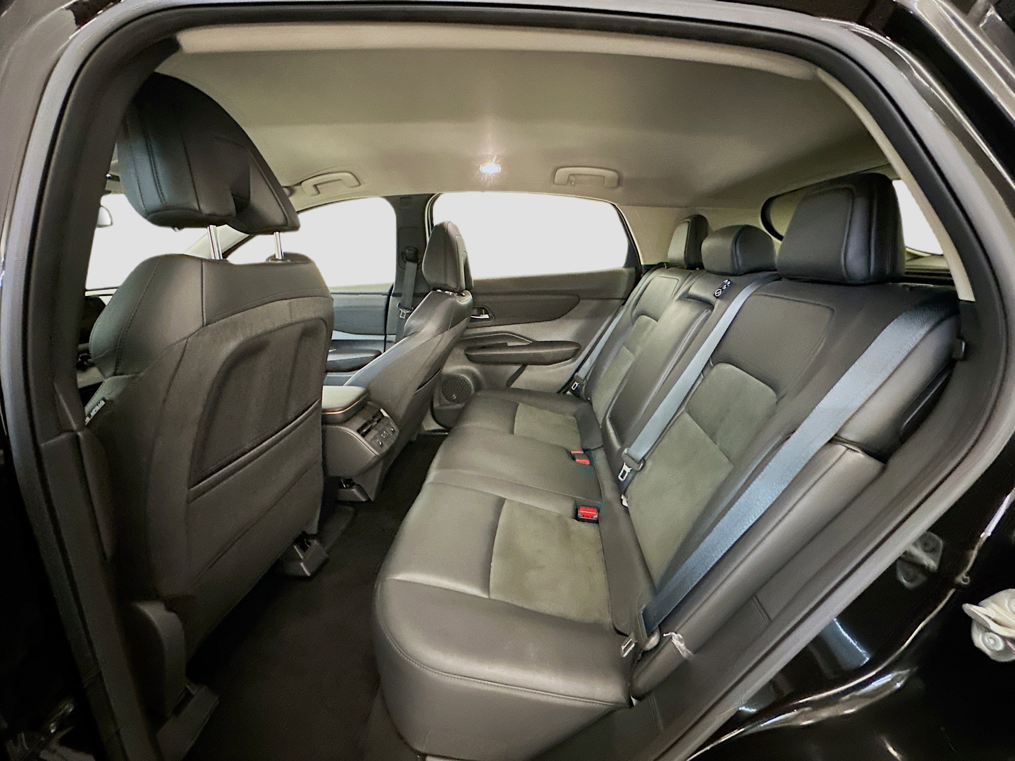 Used 2023 Nissan Ariya AWD image 29