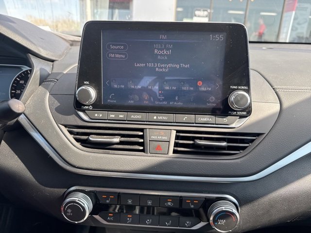 Used 2022 Nissan Altima 2.5 SV w/ SV Premium Package image 10