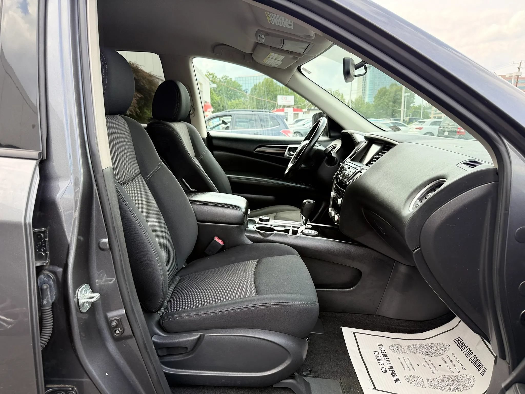 Used 2018 Nissan Pathfinder SV AWD/4WD image 36