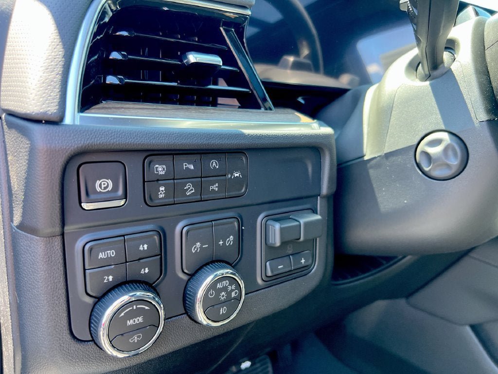 New 2026 Chevrolet Tahoe High Country AWD/4WD image 16