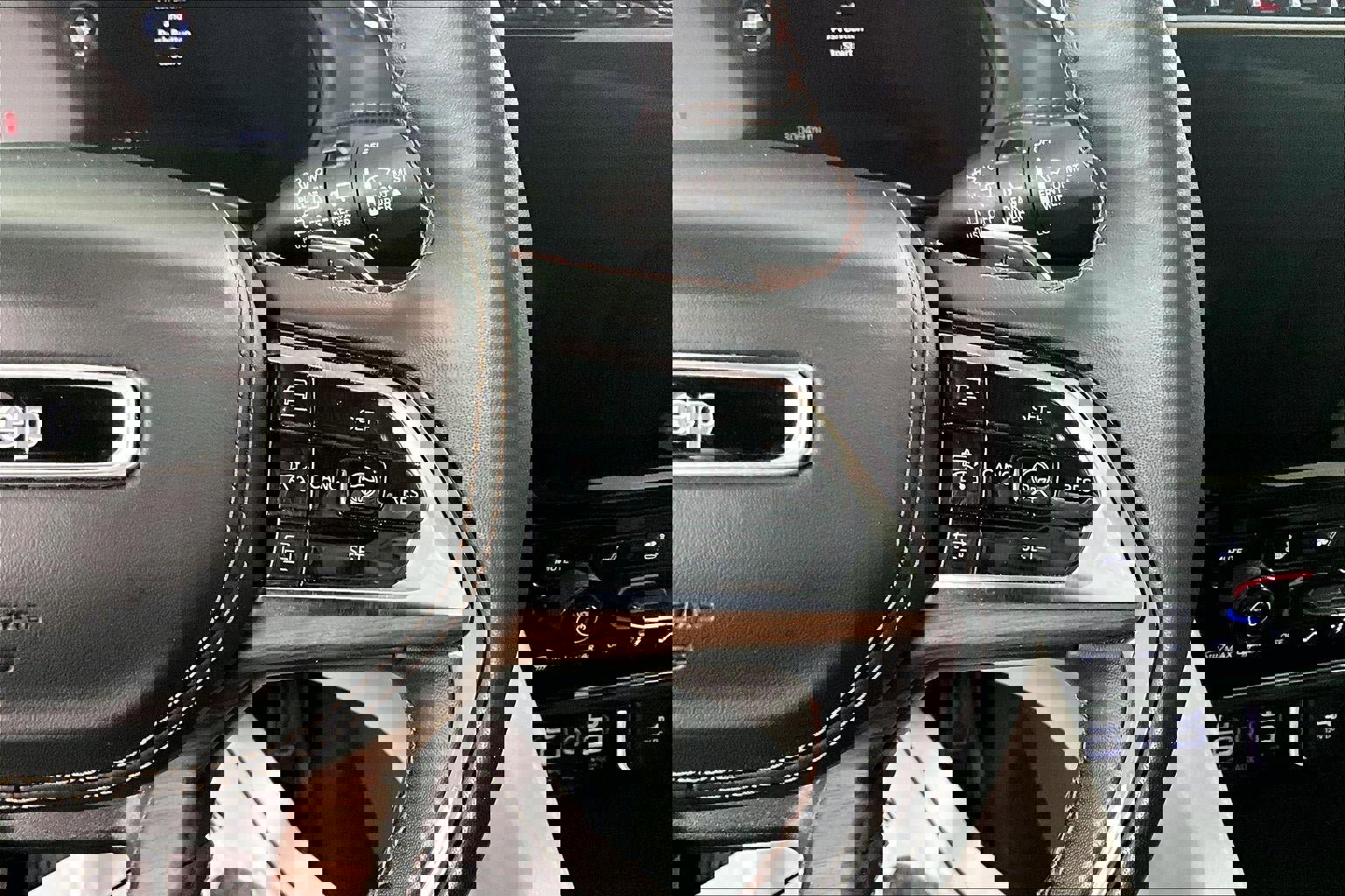 Used 2022 Jeep Grand Cherokee Summit w/ Adv Protech Group IV image 12