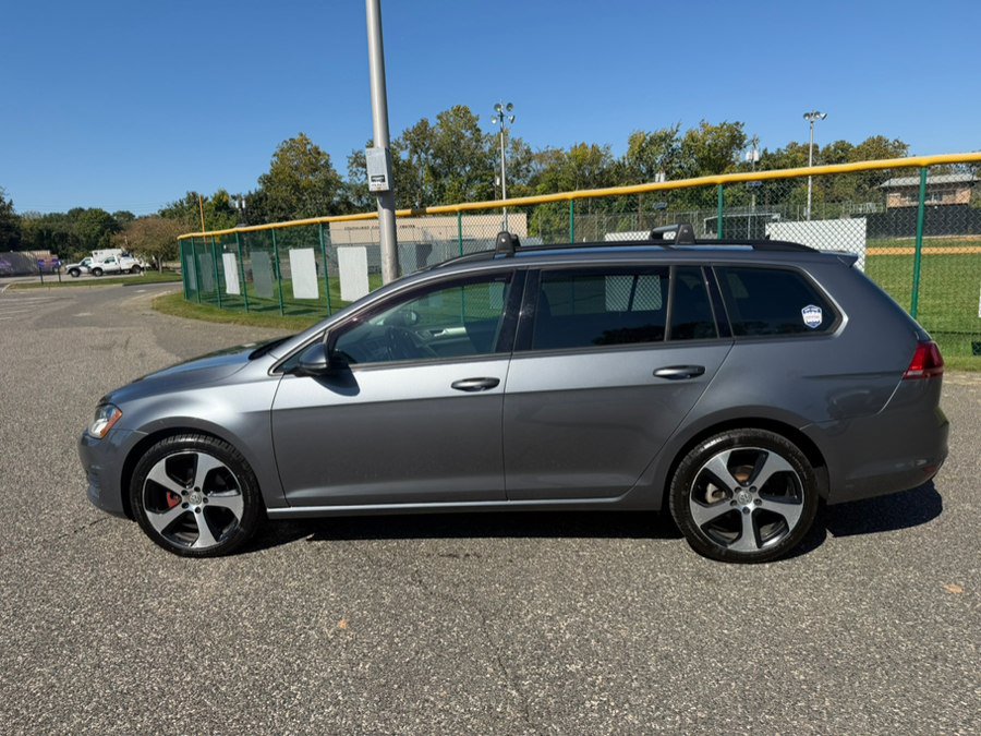 Used 2017 Volkswagen Golf S FWD image 2