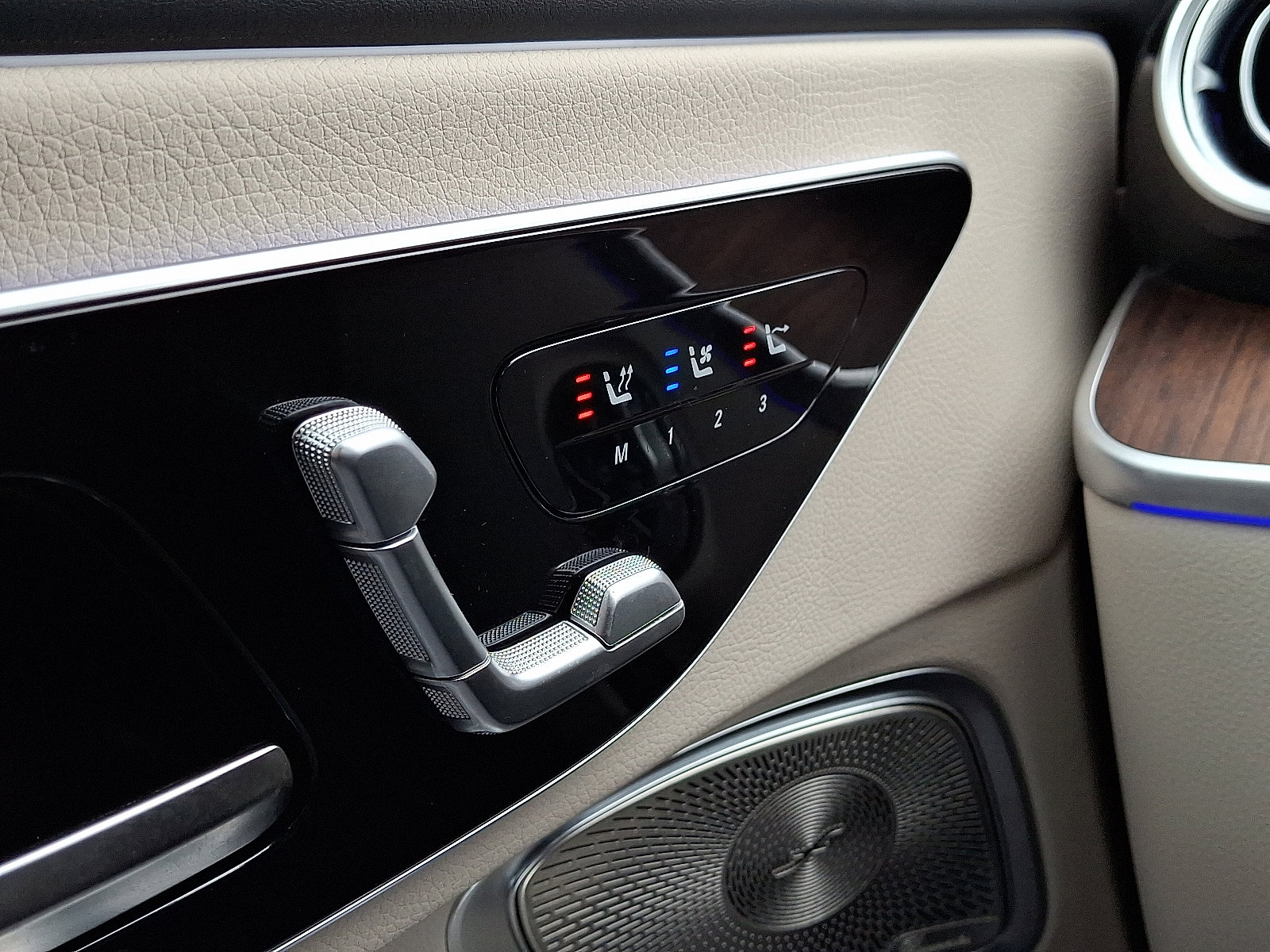 Certified 2024 Mercedes-Benz CLE 300 4MATIC Cabriolet w/ Night Package image 25