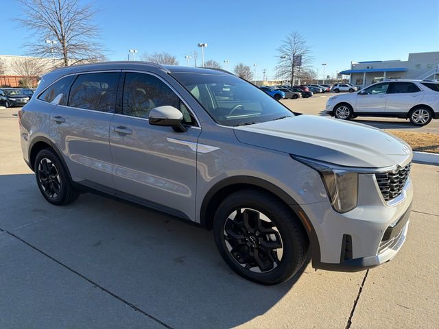 Used 2025 Kia Sorento S w/ Panoramic Sunroof Package image 7