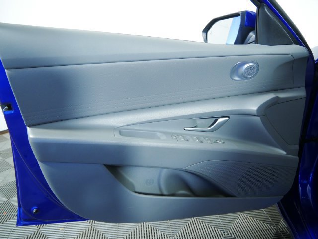 Used 2024 Hyundai Elantra SEL FWD image 17