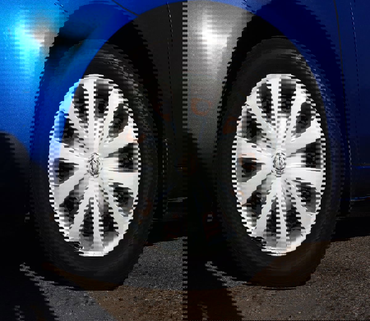 Used 2012 Nissan Versa SV image 5