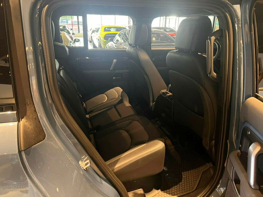 Used 2023 Land Rover Defender 110 X-Dynamic SE image 13