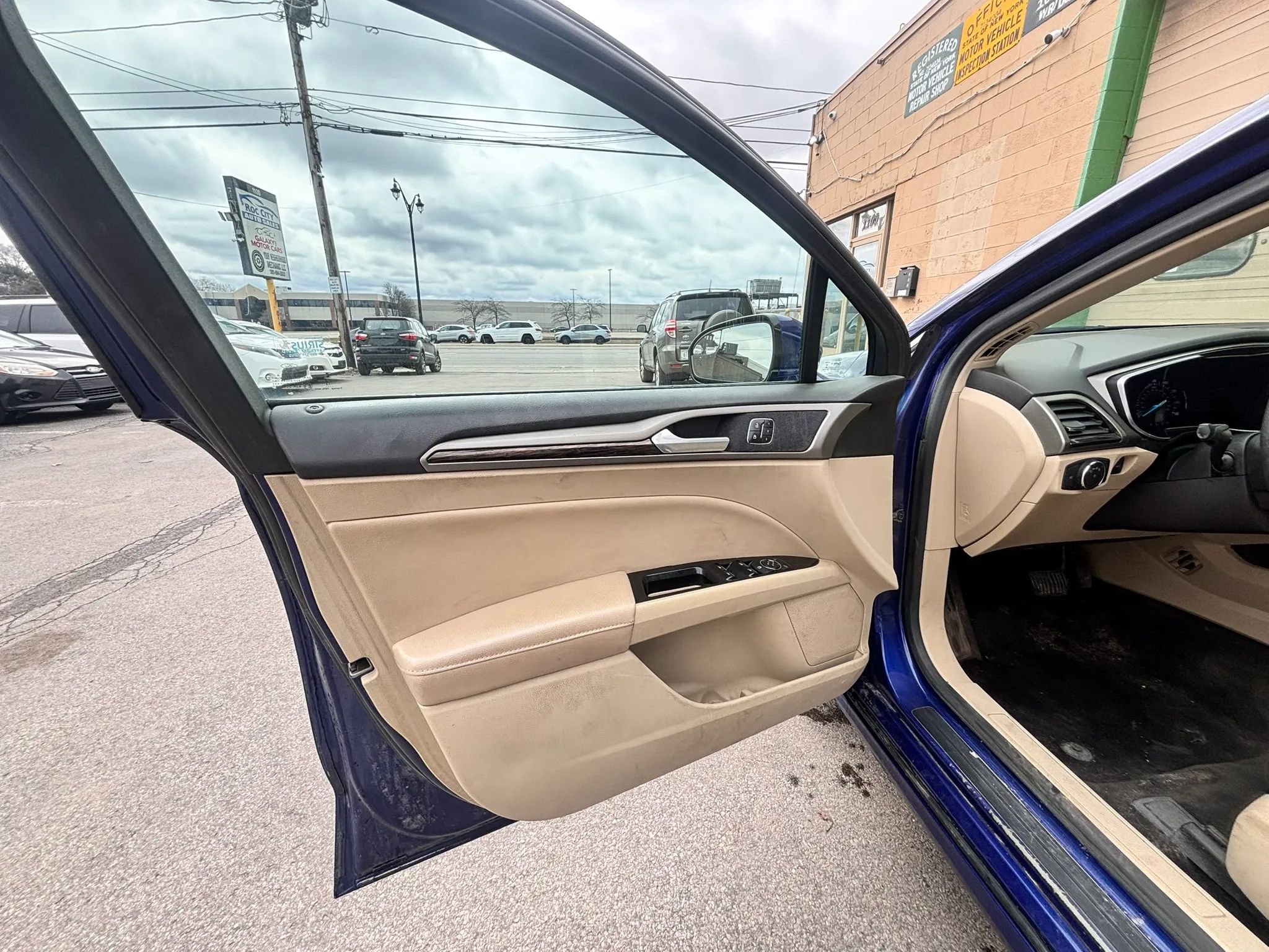 Used 2014 Ford Fusion SE w/ Equipment Group 202A image 36