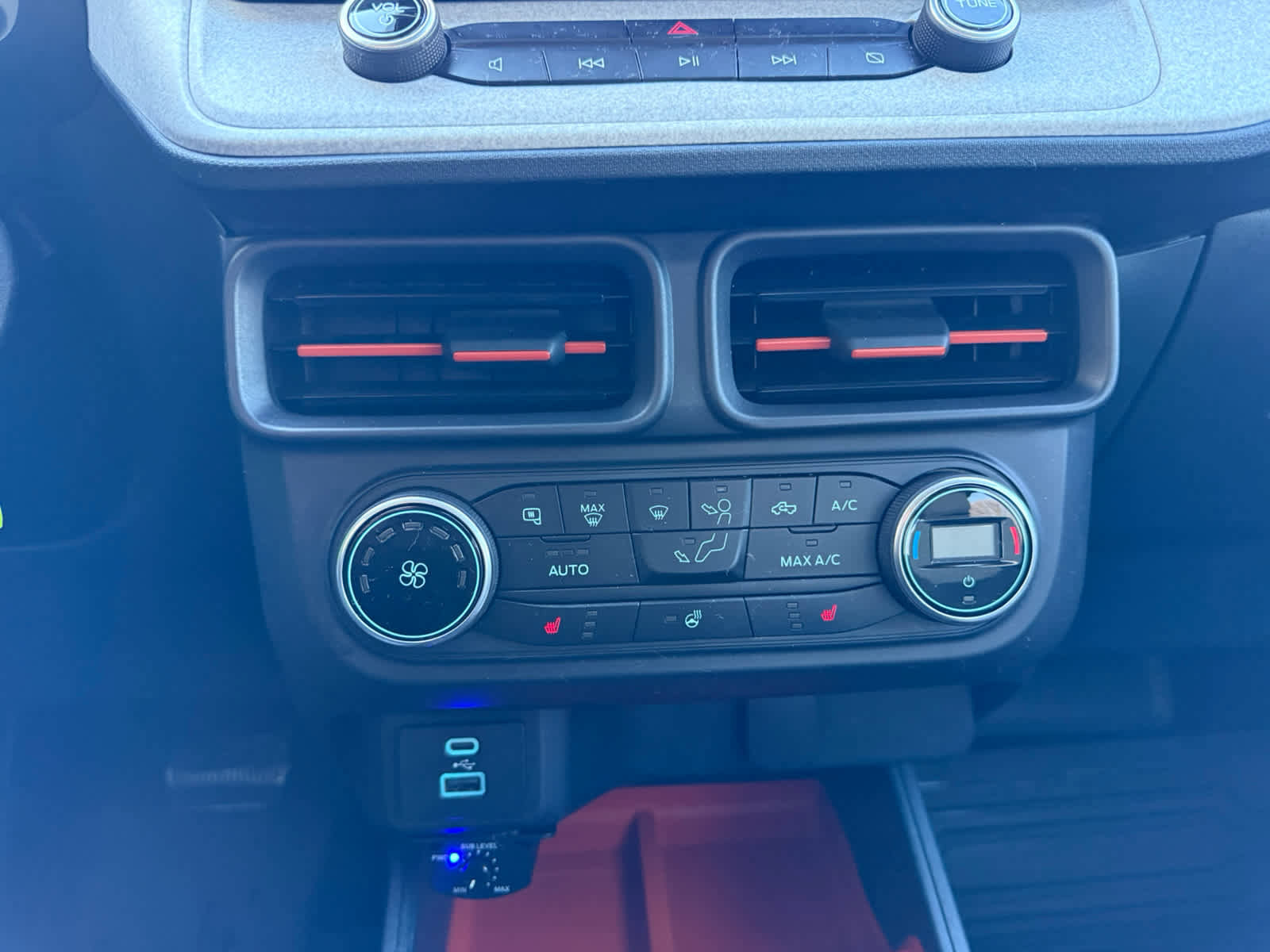 Used 2022 Ford Maverick XLT w/ XLT Luxury Package image 13