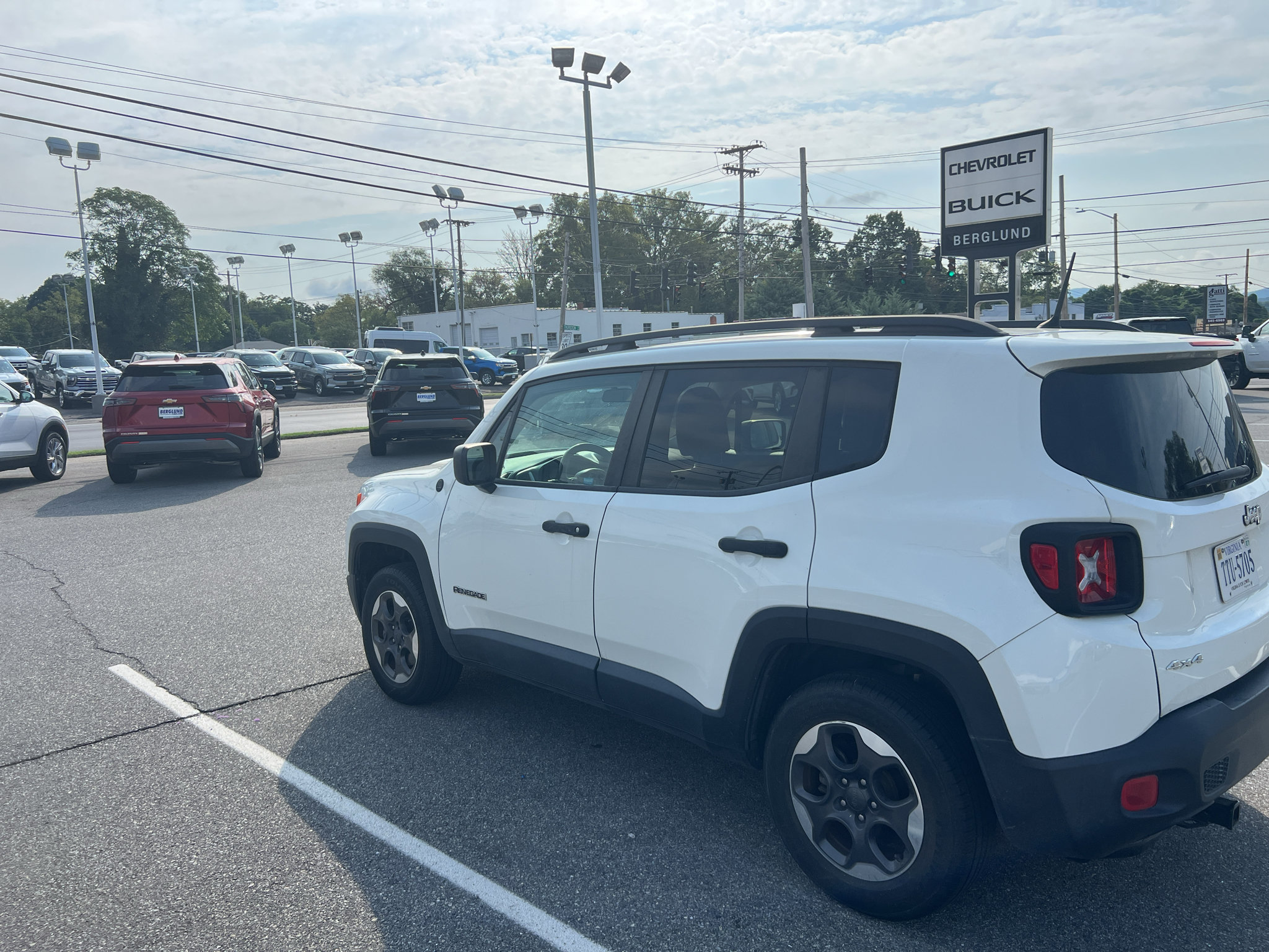 Used 2017 Jeep Renegade Sport w/ Power & Air Group AWD/4WD image 9