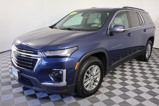 Used 2023 Chevrolet Traverse LT w/ LPO, Cargo Package image 4