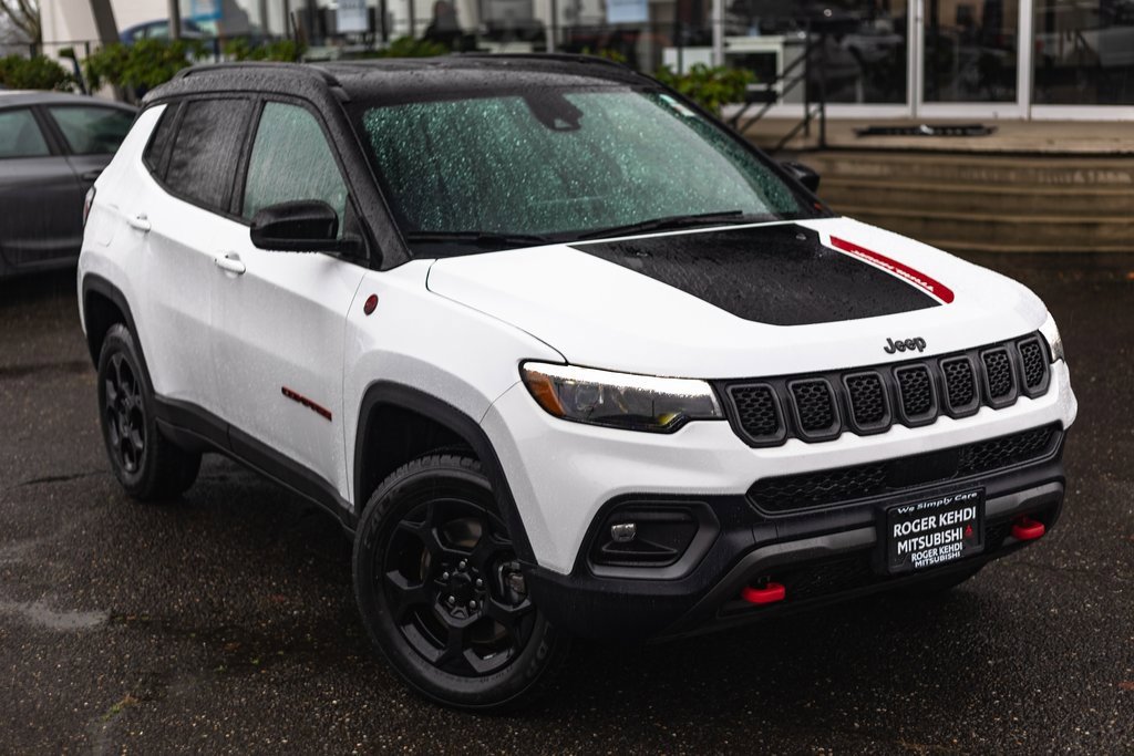 Used 2023 Jeep Compass Trailhawk w/ Trailhawk Elite Group image 2