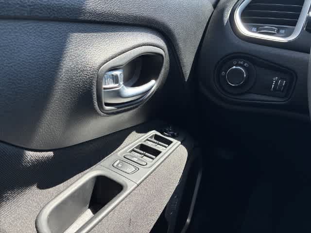 Used 2020 Jeep Renegade Sport FWD image 39
