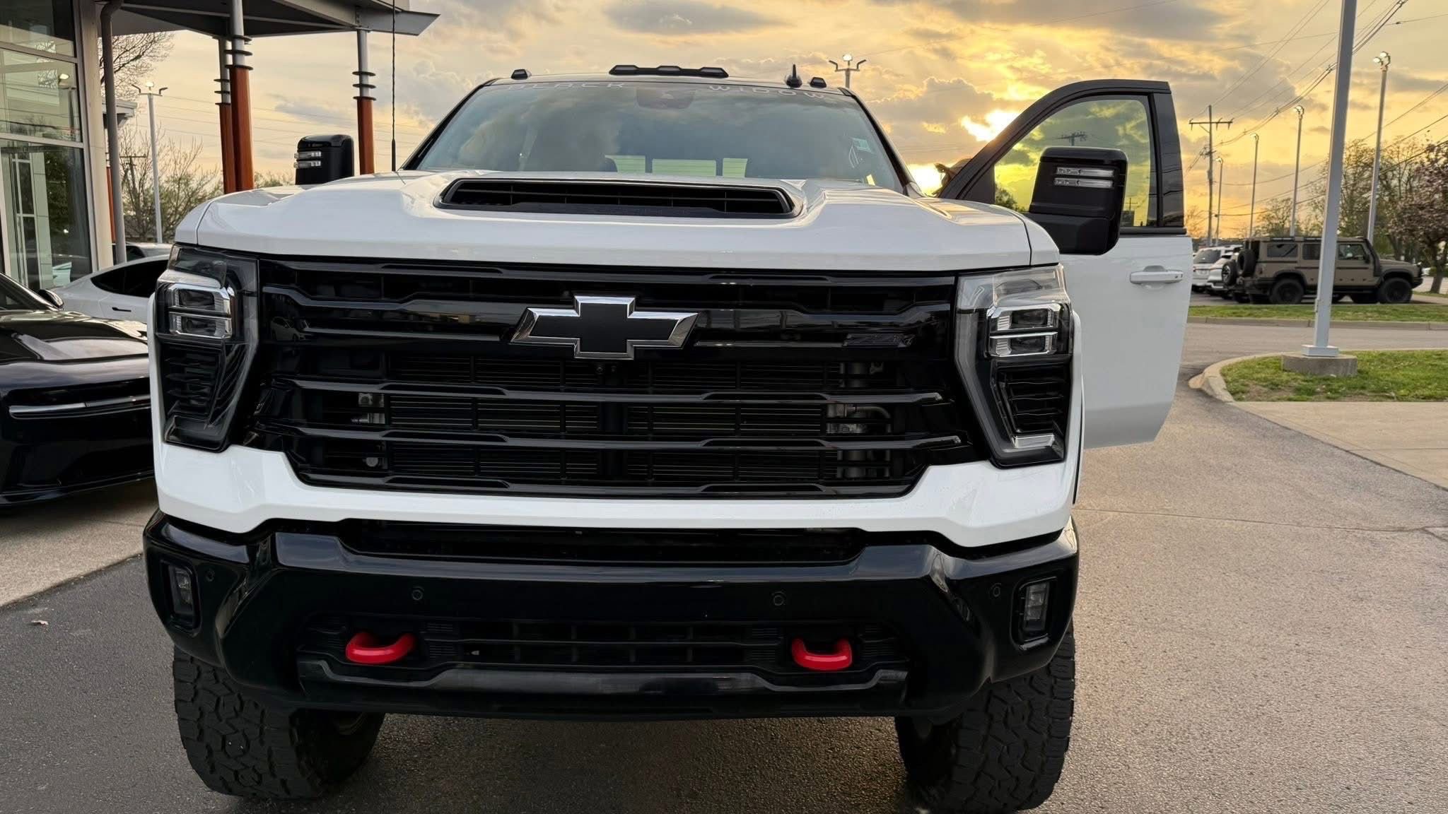 Used 2025 Chevrolet Silverado 2500 LTZ w/ Trail Boss Package image 9