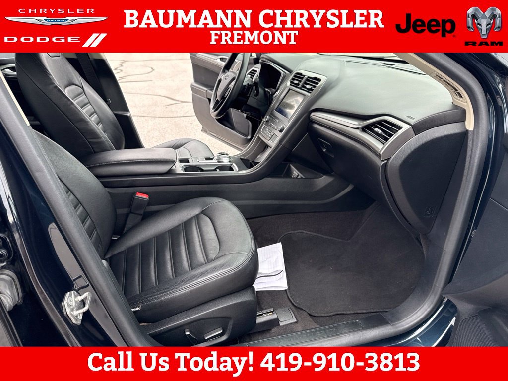 Used 2020 Ford Fusion SE AWD/4WD image 22