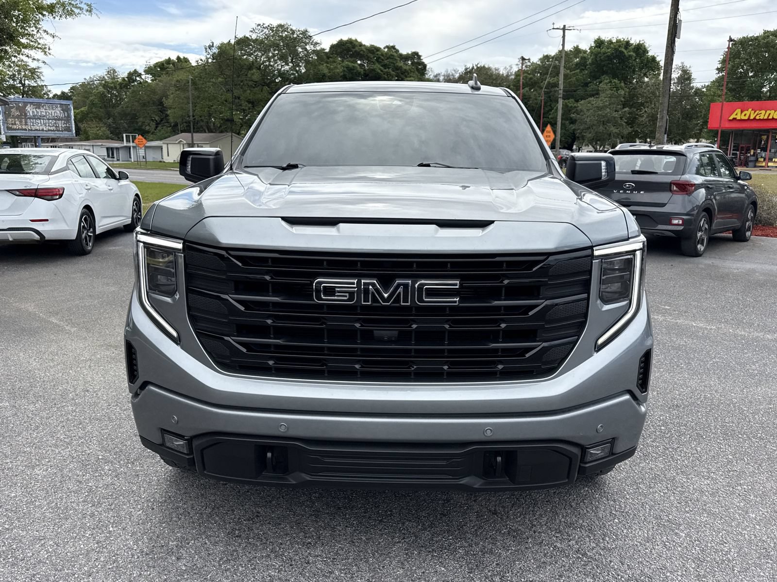 Used 2024 GMC Sierra 1500 Elevation w/ Elevation Premium Package AWD/4WD image 8