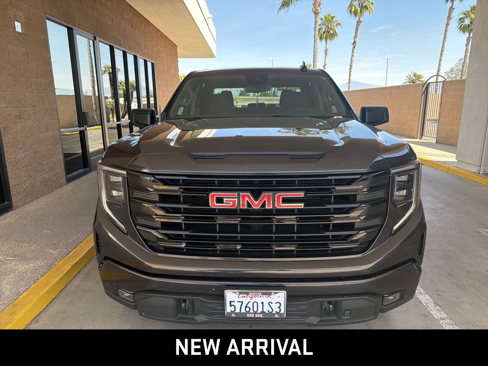 Certified 2022 GMC Sierra 1500 Elevation RWD image 2