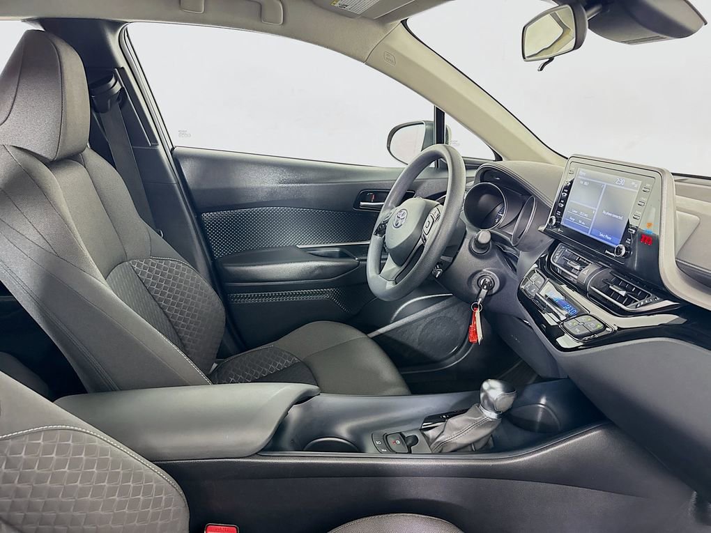Used 2021 Toyota C-HR LE FWD image 34