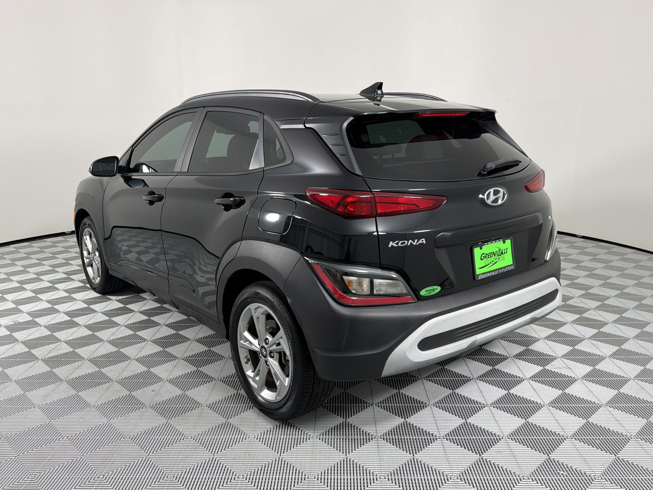 Used 2023 Hyundai Kona SEL w/ Cargo Package AWD/4WD image 3