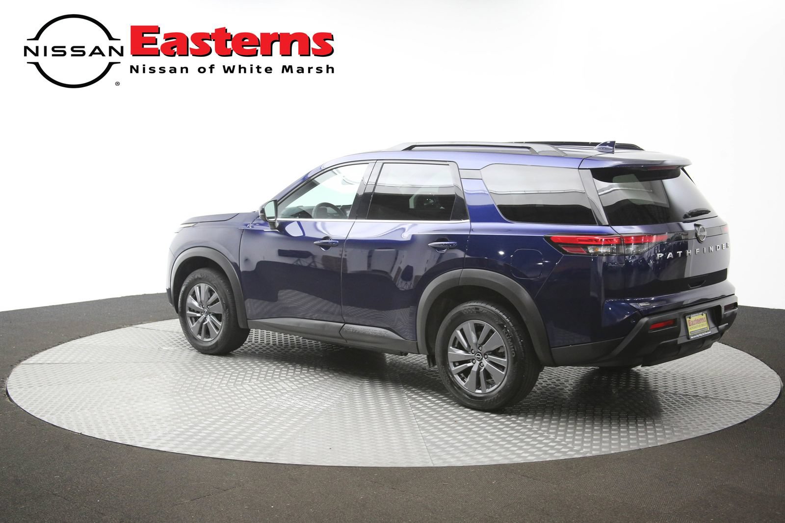 Used 2025 Nissan Pathfinder SV FWD image 62