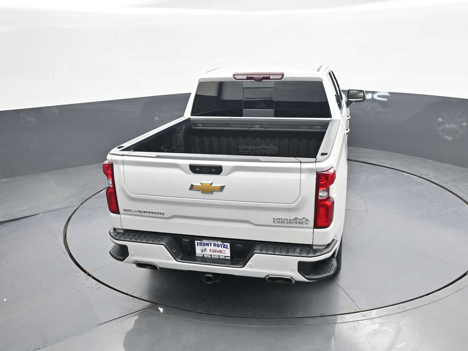 Used 2024 Chevrolet Silverado 1500 High Country w/ High Country Premium Package AWD/4WD image 35