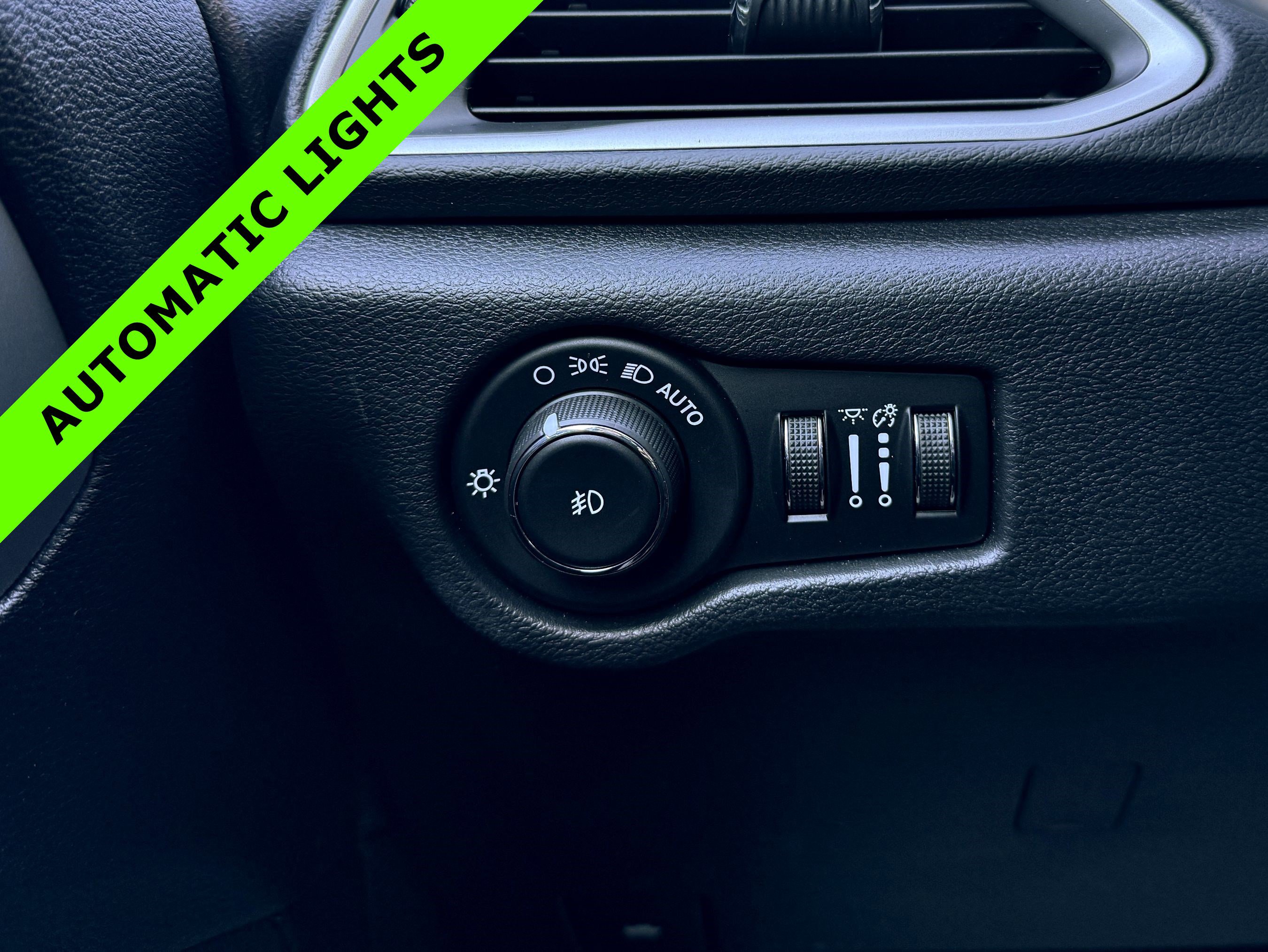 Used 2020 Chrysler Pacifica Touring-L w/ S Appearance Package image 17